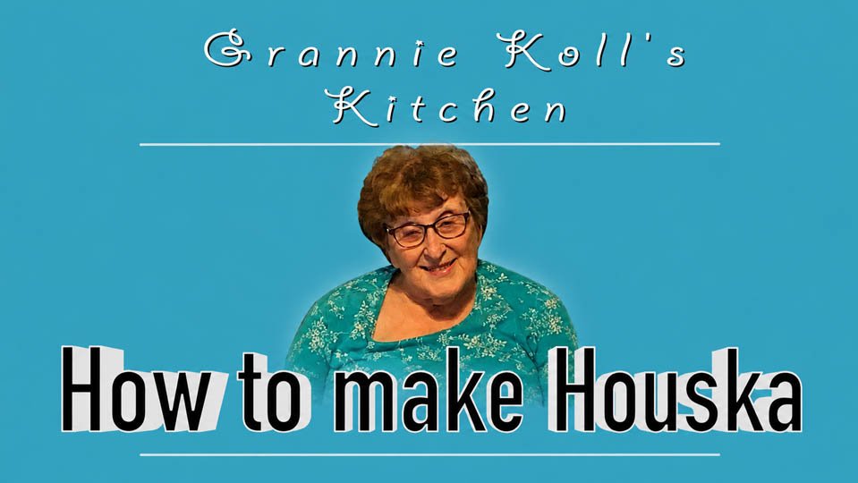 Grannie Koll's Kitchen: How To Make Houska